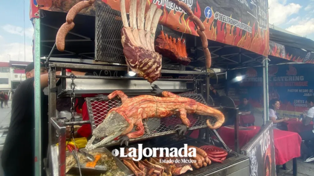 Presentan novedades en la Feria del taco de Nezahualcóyotl