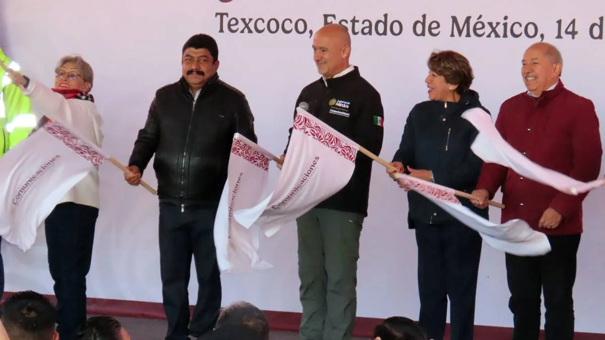 En Texcoco se entregaron trenes de pavimentación a tres municipios de la zona oriente