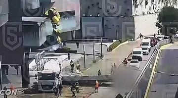 Caída de estructura sobre auto en Paseo Interlomas deja a mujer fallecida [VIDEO]