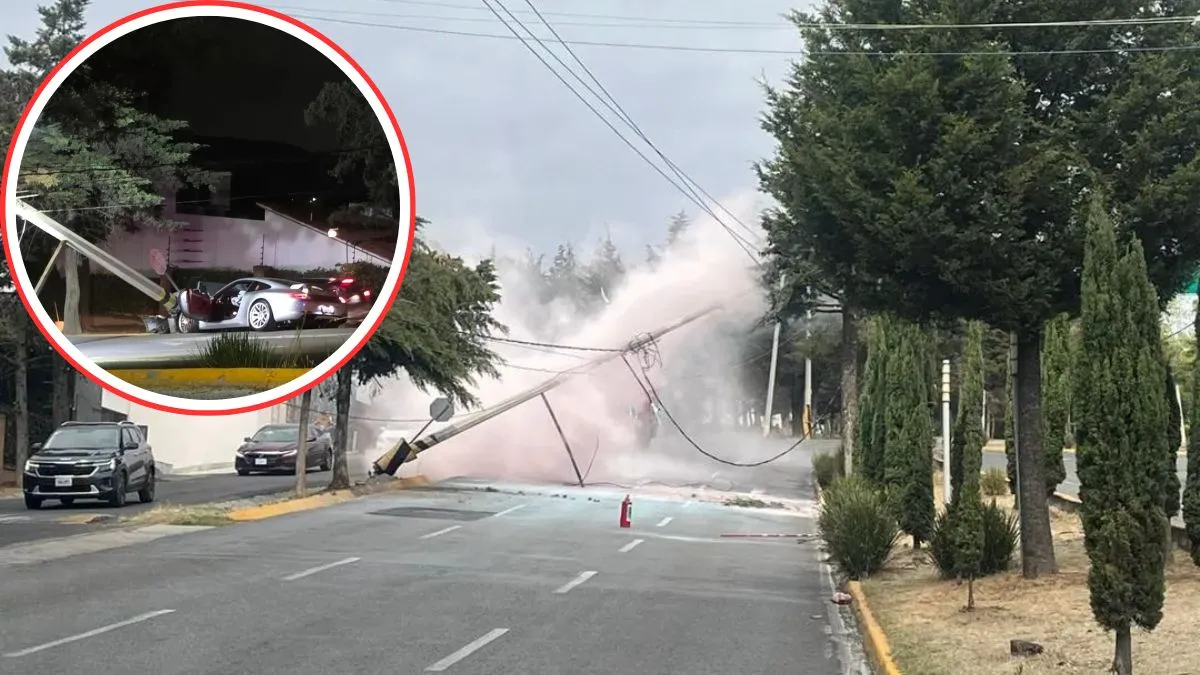 Auto impacta poste de luz y genera cortocircuito en Atizapán; autoridades atienden la emergencia