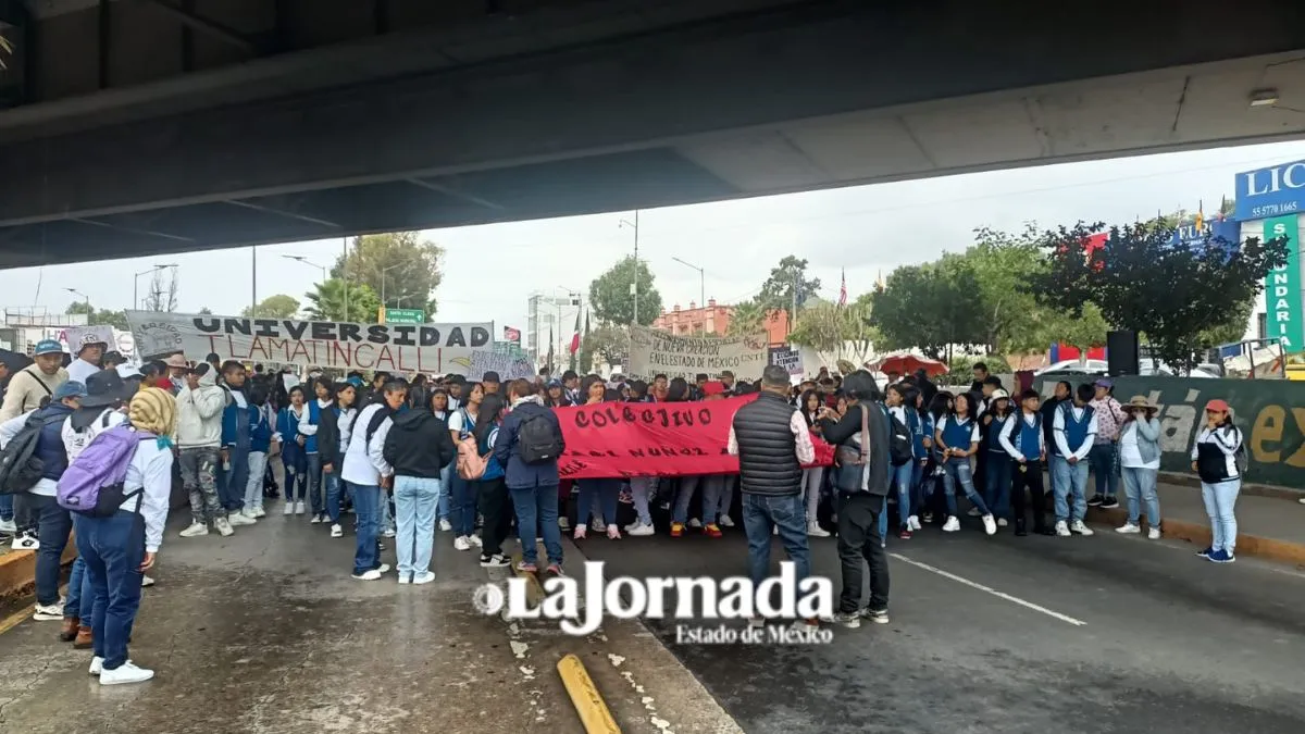 Vía Morelos Ecatepec bloqueada por manifestación de la CNTE