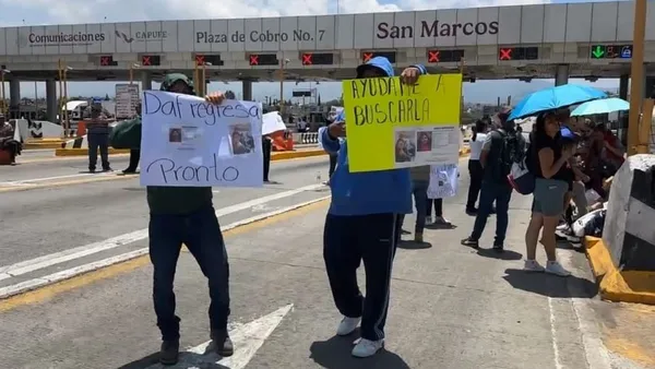 Vecinos de Temamatla bloquean caseta de cobro en la México-Puebla por desaparición de menor