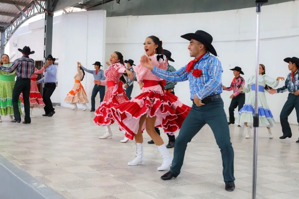 Gobierno de Texcoco rinde homenaje a la Compañía de Danza Convergencias por 46 años