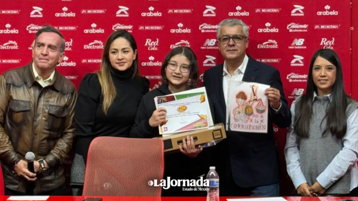 CANACO premia a ganadores del concurso “Héroes contra la corrupción”