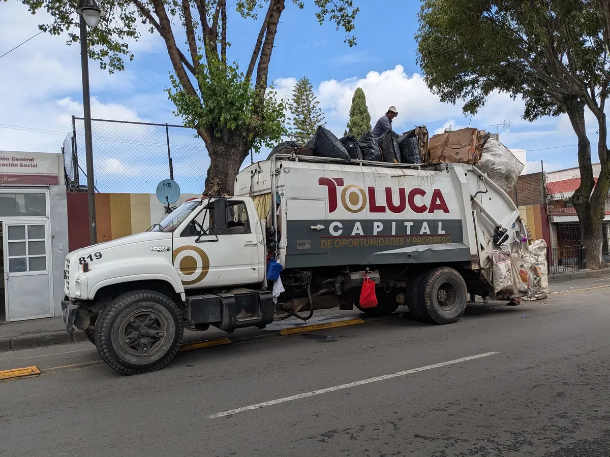 Toluca moderniza sus camiones recolectores de basura