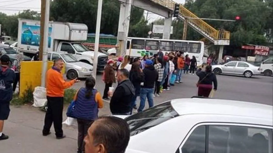 Bloquean la México-Texcoco a la altura de Centro Cultural Mexiquense