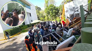 UAEMéx: Alumnos de Ciencias Políticas intentan desalojar a paristas
