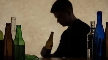 Expertos llaman a padres de familia a no ofrecer alcohol y tabaco a menores durante fiestas de fin de año