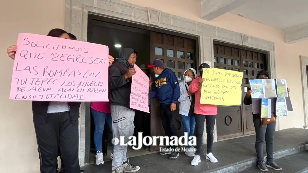 Habitantes de San Pedro Tultepec se manifiestan; piden no retirar bombas