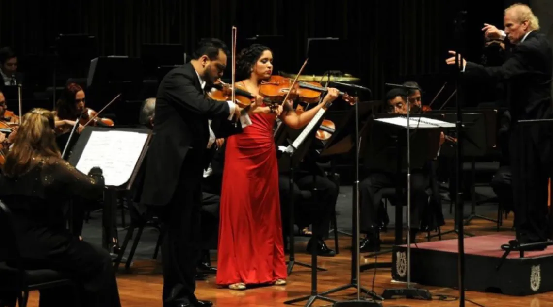 Felisa Hernández, con preparación y dedicación forja gran trayectoria como violista