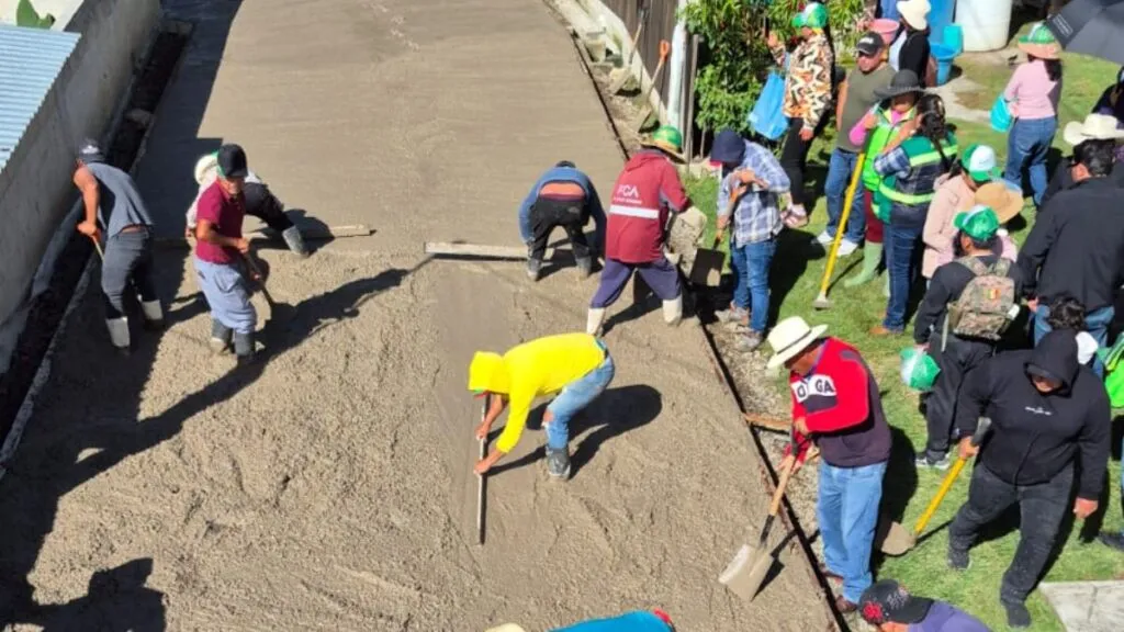Plan de obra pública continúa con proyectos viales en comunidades de Almoloya de Juárez