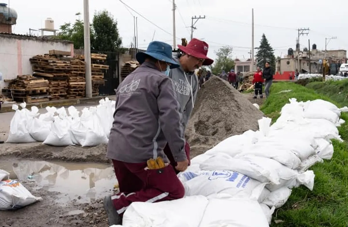Ante riesgo de desborde en el río Verdiguel de Toluca, realizan trabajos preventivos