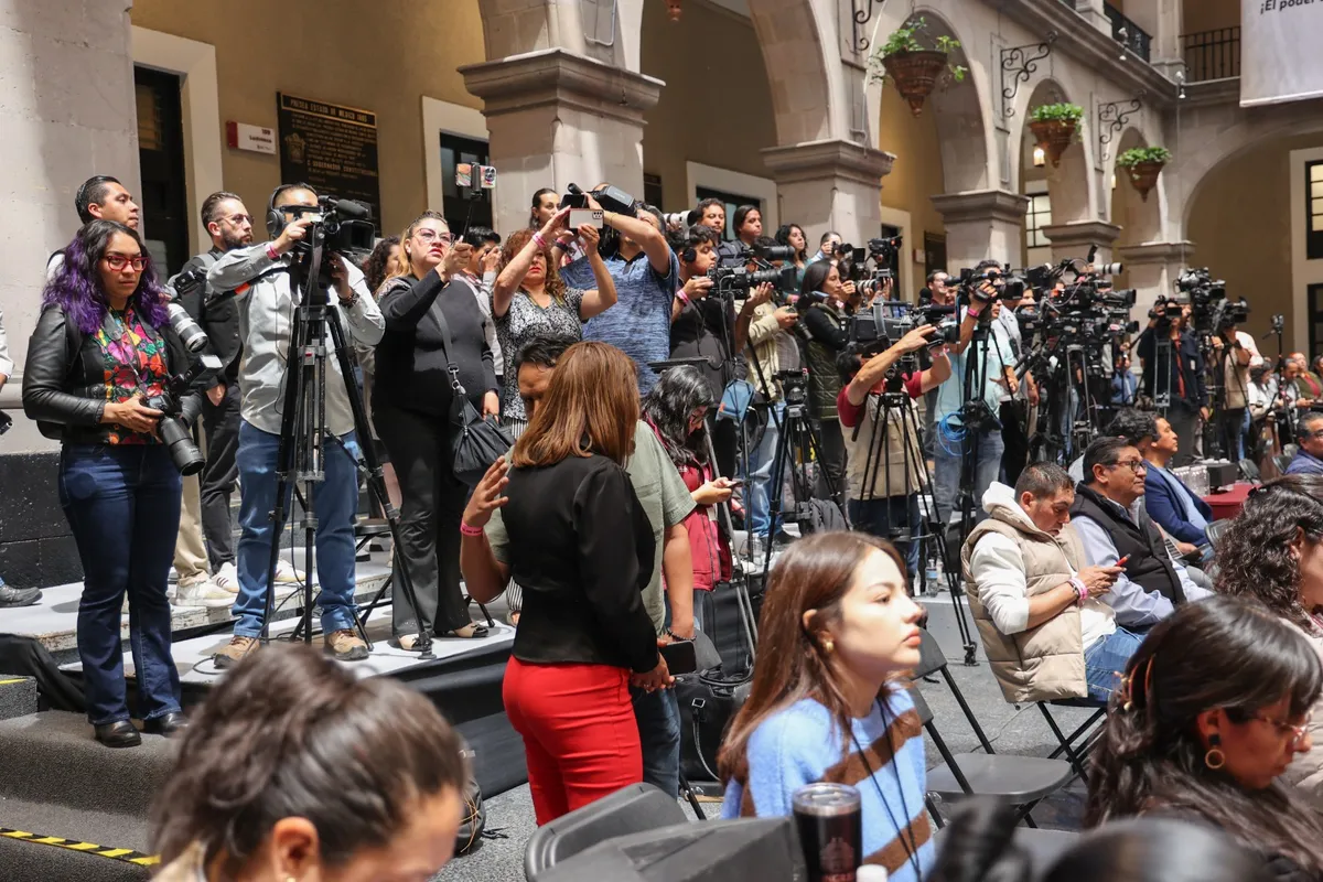 Delfina Gómez impulsa reforma para proteger a periodistas en Edomex