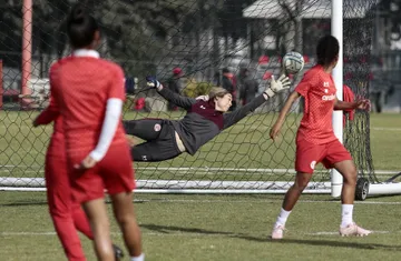 Duelo ante Querétaro, una oportunidad de sacudirse la derrota para las diablas