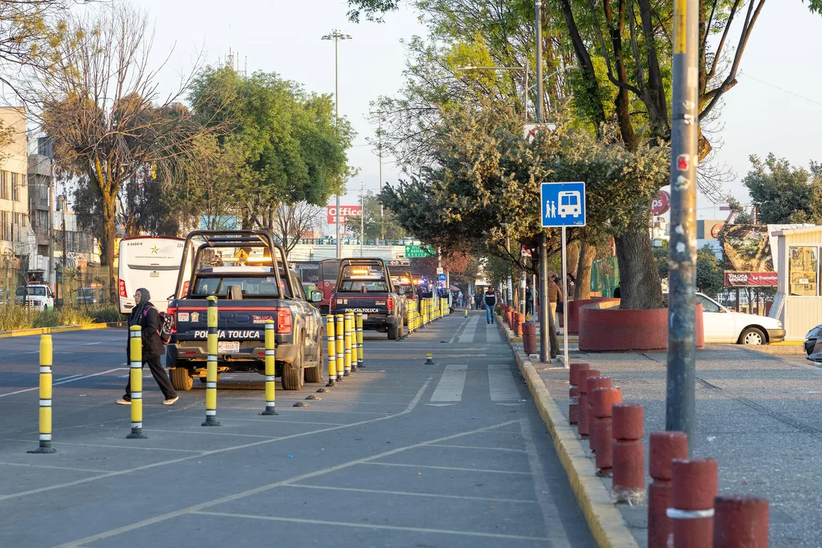 Retiran comercio ambulante de la zona Terminal en Toluca