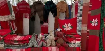 Textiles artesanales acompañan la Navidad en Edomex