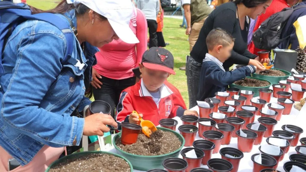 Escuelas de Almoloya de Juárez recibirán cuadernillos “Aventuras Verdes”