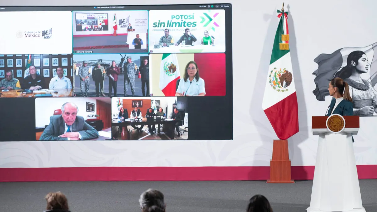 Más de 10 mil elementos del Ejército y la Marina atienden la emergencia por lluvias en México, que han dejado 64 muertos y miles de damnificados