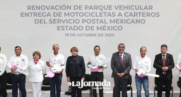 Delfina Gómez entrega nuevo parque vehicular del Servicio Postal Mexicano
