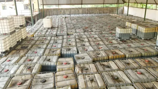 El gobierno de Sheinbaum detectó casi 3 mil casos de huachicol fiscal en aduanas, práctica que representa pérdidas millonarias para el SAT.