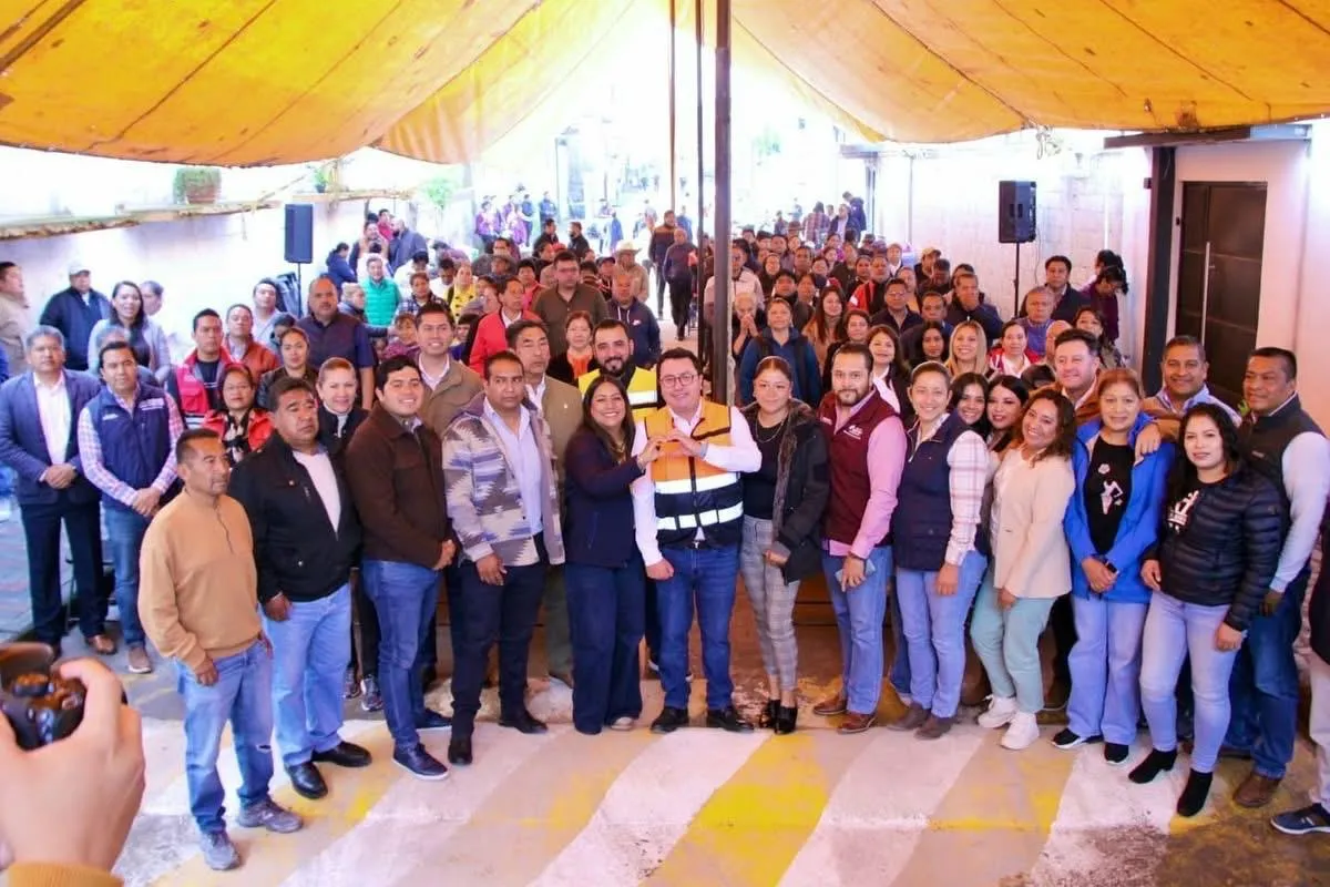 Entrega obras de pavimentación Miguel Ángel Ramírez Ponce en Tultepec