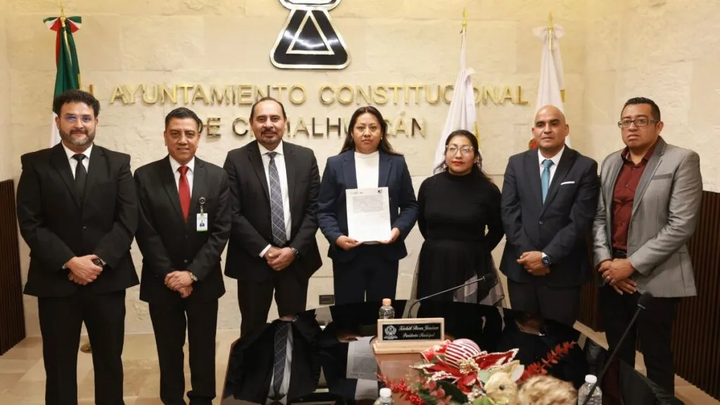 Presidenta Xóchitl Flores firma convenio con CFE para regularizar deuda histórica del ODAPAS