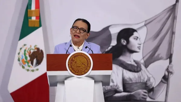 La titular del Ejecutivo asiste a la cumbre a invitación del mandatario español.