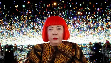 Yayoi Kusama muere a los 97 años, era una de las grandes figuras del arte contemporáneo
