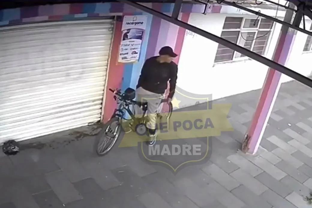 VIDEO: Momento exacto que hombre provoca incendio en negocio donde trabaja su exnovia