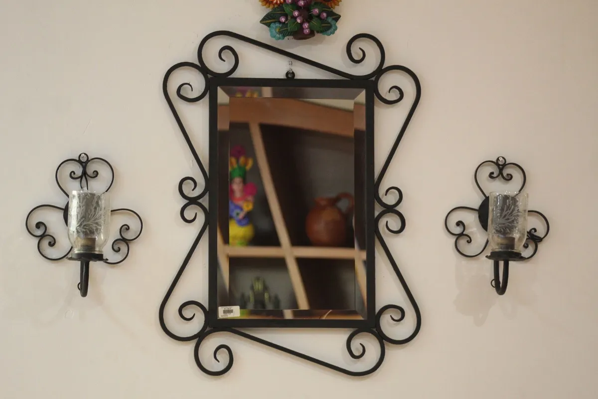 Artesanos mexiquenses crean arte con metal