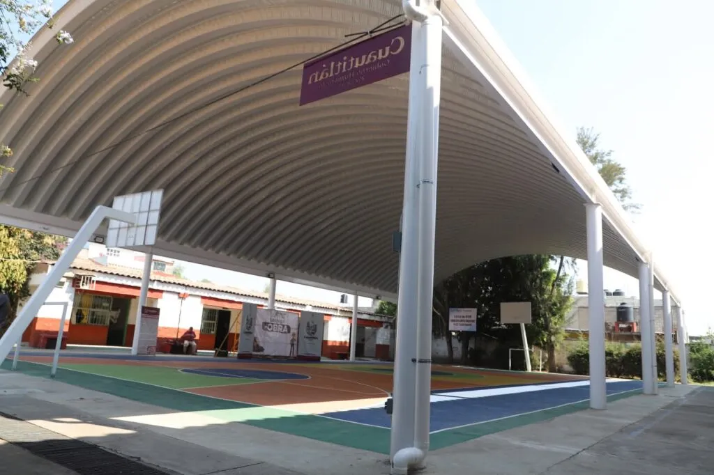 Juanita Carrillo entrega arcotecho en la ESTIC 128 de Cuautitlán