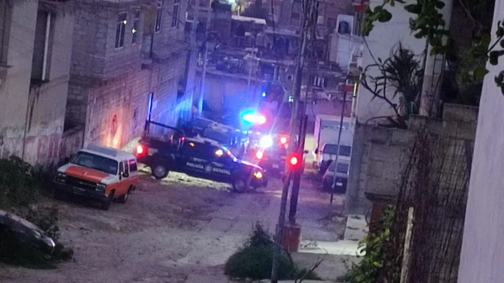 Habitantes de Fimesa 2 toman la caseta de Tepotzotlán y levantan plumas