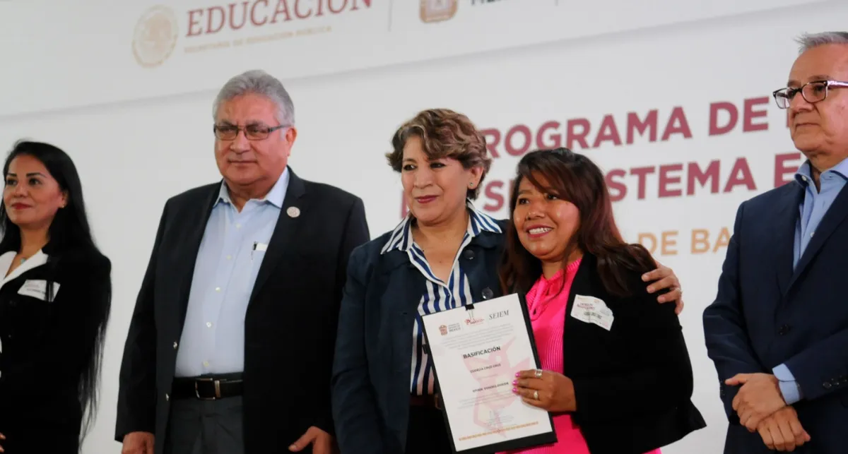 Gobernadora Delfina Gómez, pide a autoridades no limitar el derecho al uso de Libros de Texto