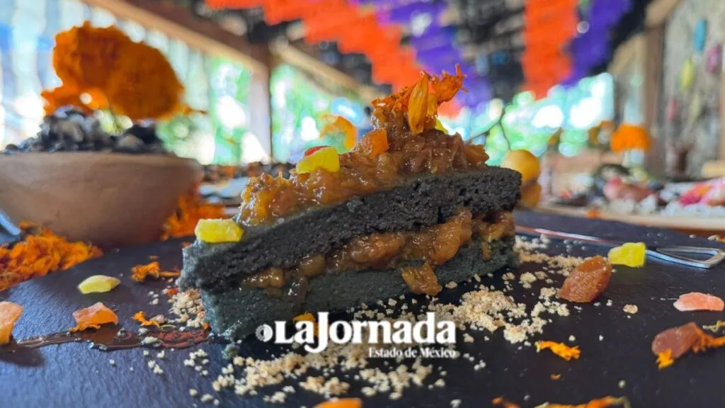 Malinalco: Crean postre de inframundo y pizza para saborear a la muerte con cempasúchil