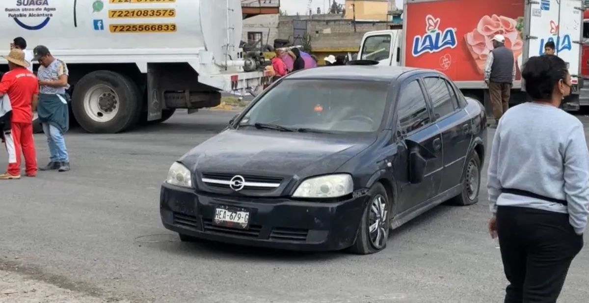 Conductor atropella a manifestantes en Toluca