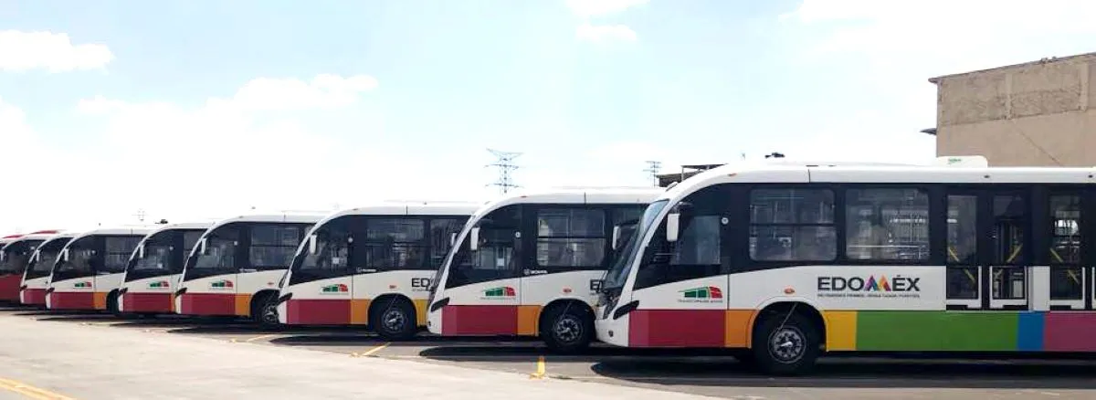 El objetivo de esto es unificar e identificar a cada sistema de transporte, por ello el Gobierno del Estado de México pide que los logotipos tengan elementos específicos. Foto: Movilidad