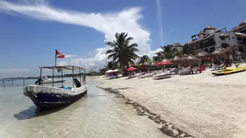 Vista de Mahahual, zona que será protegida mediante un decreto federal para preservar sus ecosistemas.