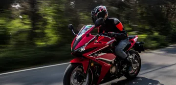 Motociclistas logran evadir pago y al ponchallantas del Circuito Exterior Mexiquense
