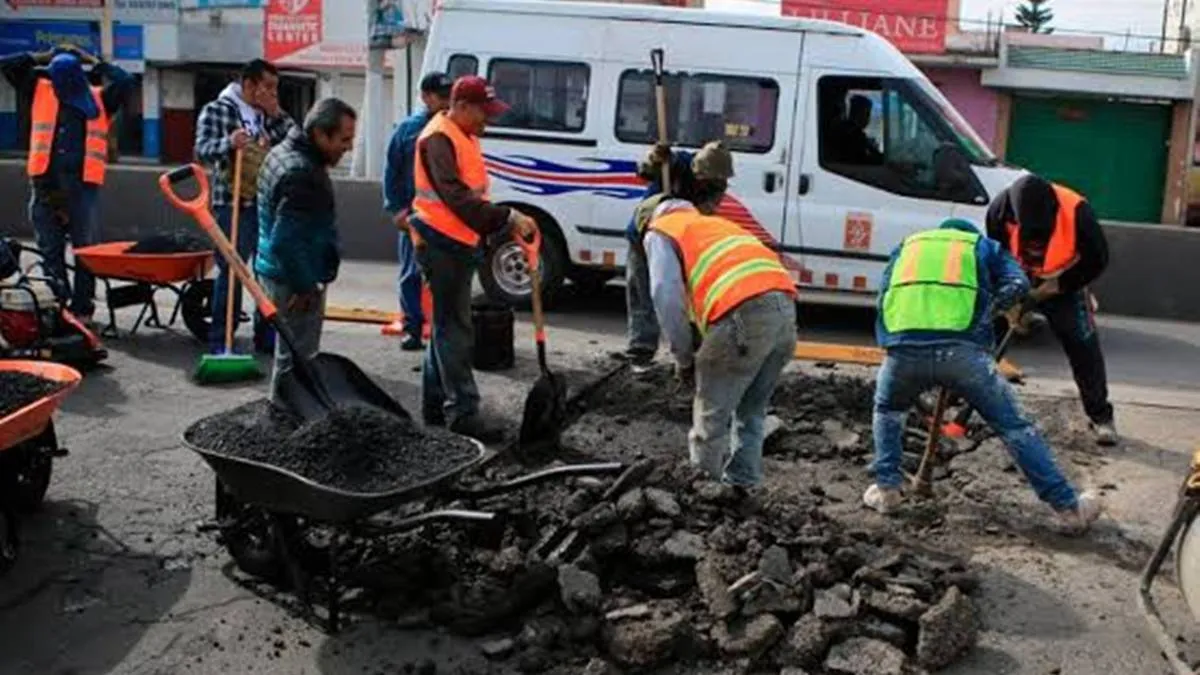 Aplican más de 7 mil toneladas de asfalto para baches en Ecatepec