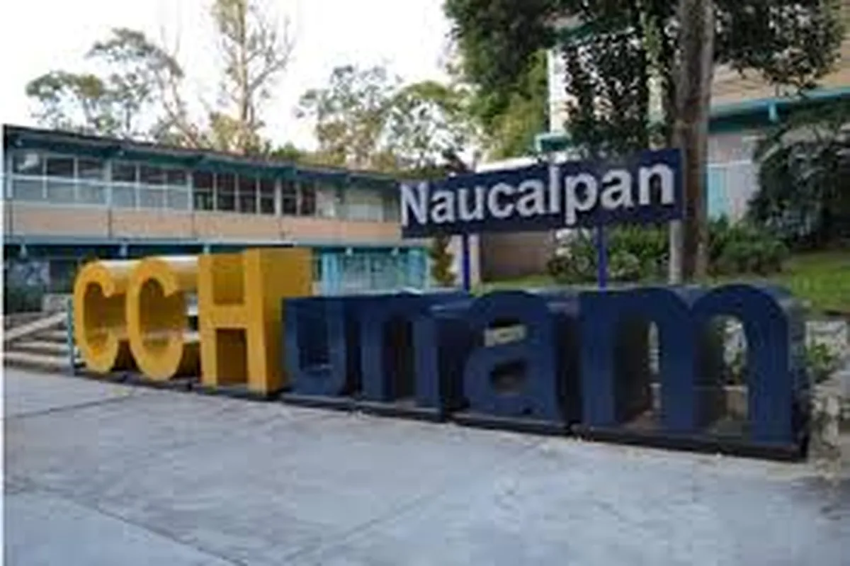 Revelan VIDEO del momento en que estudiante del CCH Naucalpan se desmaya en evento