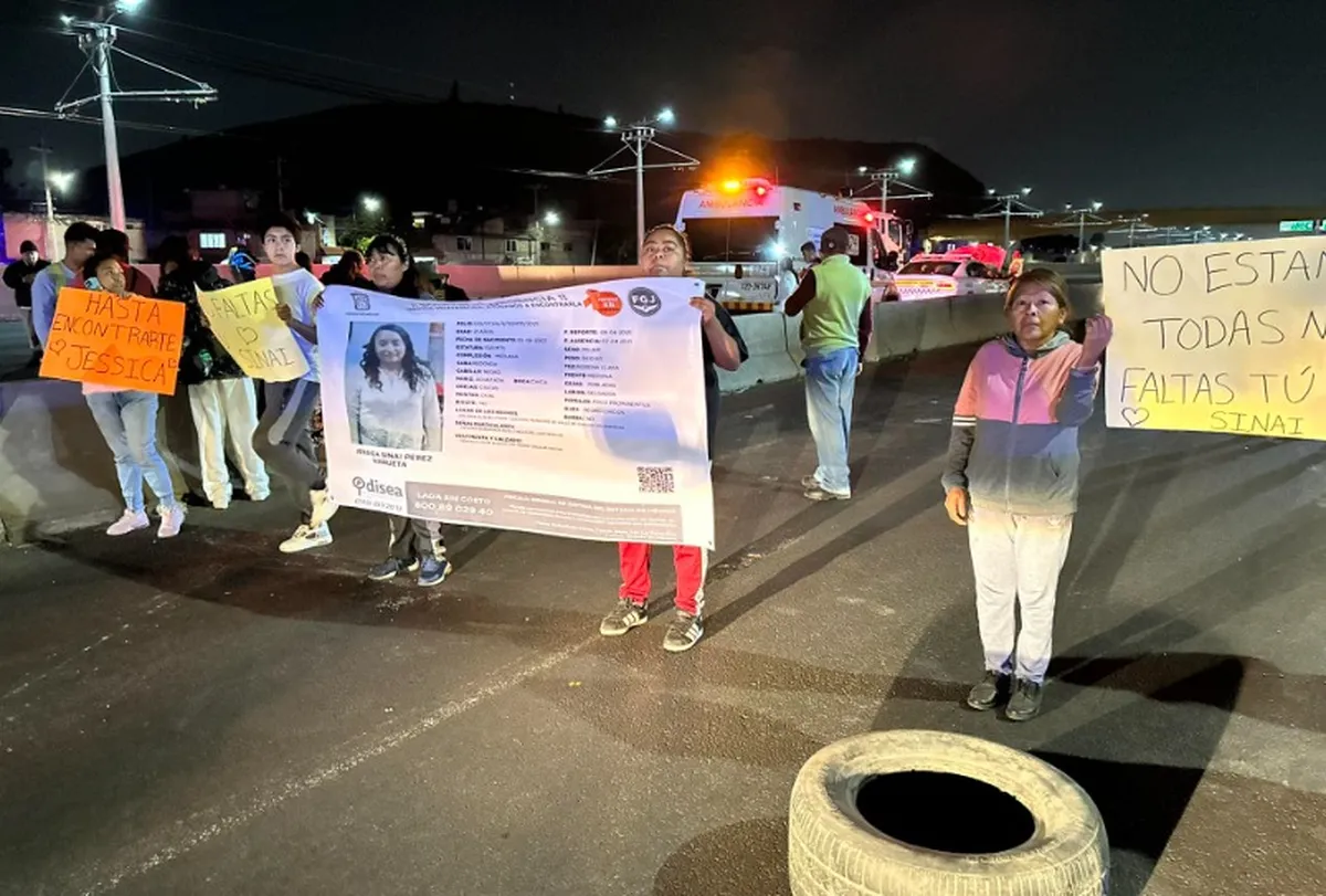 Caos vial por bloqueos en autopista y carretera libre México – Puebla