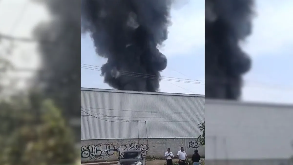 Incendio consume bodega en Tultitlán