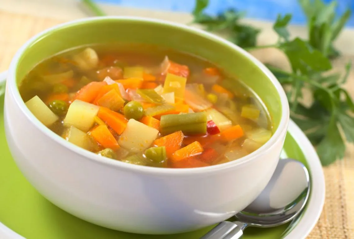 ¿Mucho calor? Estos alimentos te rehidratan igual que el agua, según la ciencia