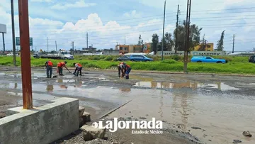 México- Toluca: Automovilistas señalan afectaciones por baches en la salida