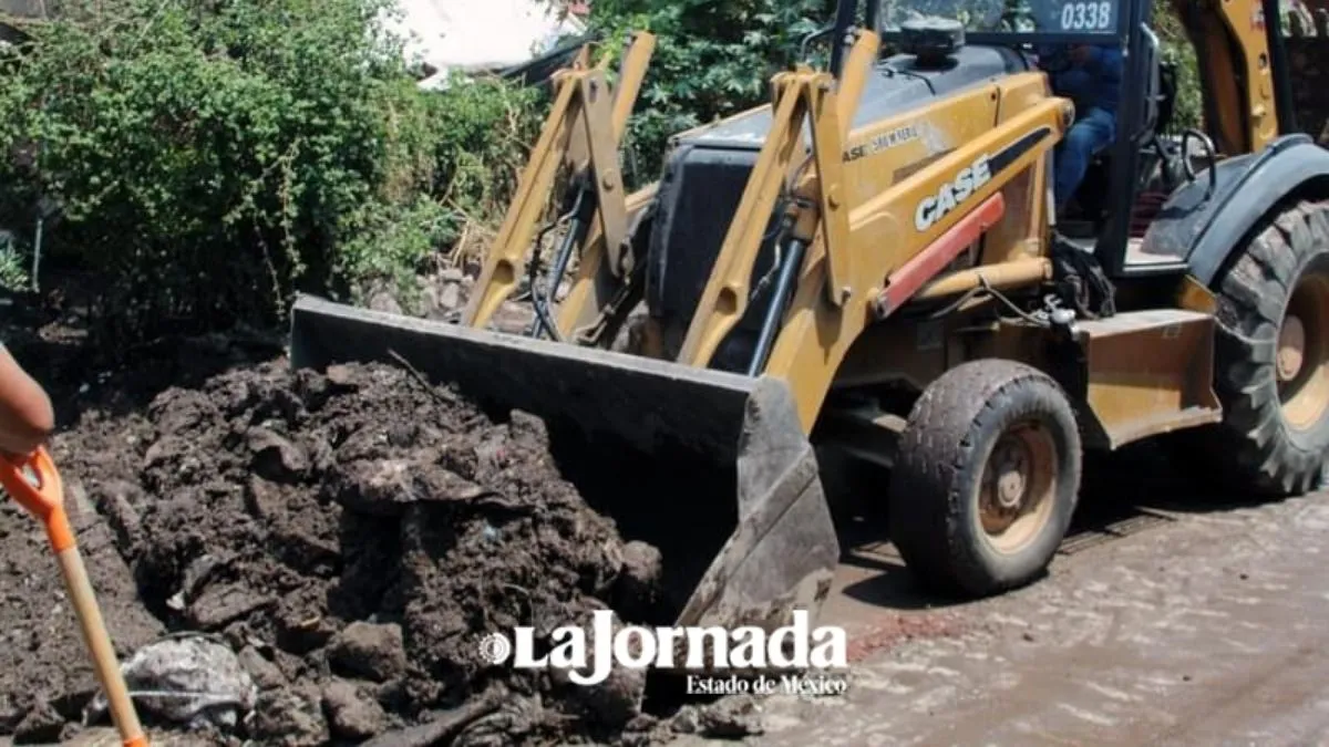 Ecatepec: Lluvia dañó viviendas y arrastró toneladas de lodo y basura