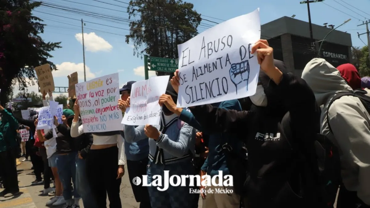 #Potrogate Estudiantes de preparatoria bloquean calles en apoyo a paro 
