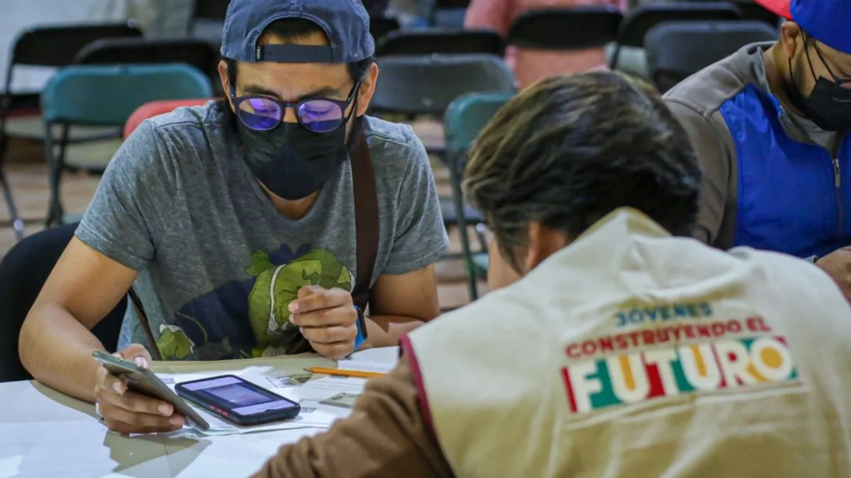 Jóvenes Construyendo el Futuro llega a Acolman con oficina móvil