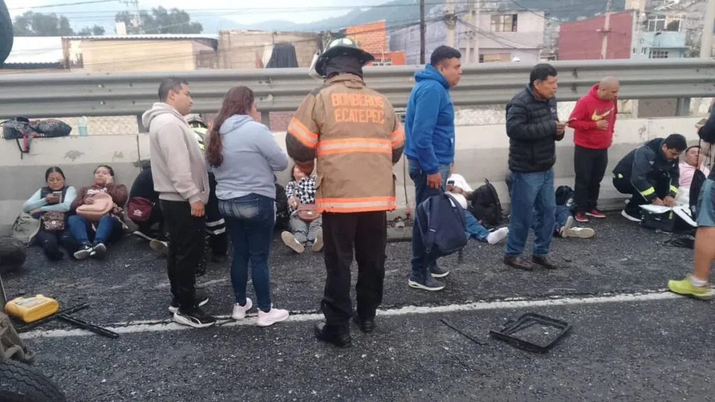 Volcadura deja un muerto y heridos en la autopista México-Pachuca