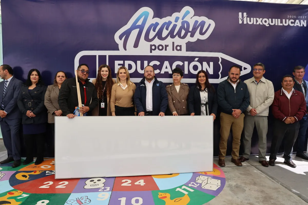 Renueva Huixquilucan salones de clases y patio en Jardín de niños de San Fernando