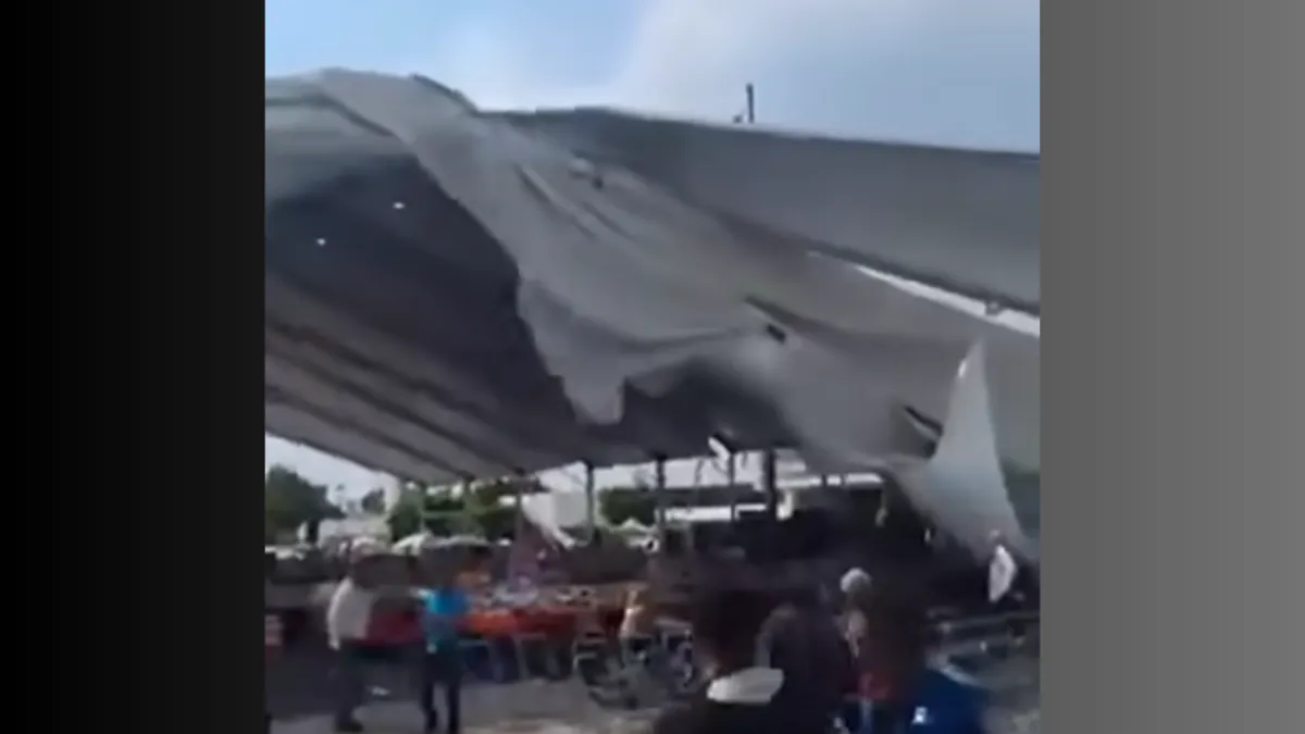 Colapsa estructura en Feria del libro de Neza [Video]